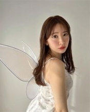 小嶋陽菜、ふんわり白肌の”妖精”キャミソール姿に「可愛いすぎ」の声