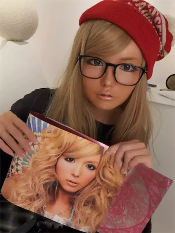 「20年前にタイムスリップ」益若つばさ、メイクで“平成ギャル”を完全再現「10代かと思いました」