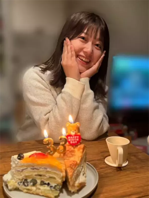 尾崎里紗アナ、33歳誕生日の朝イチに2歳息子が歌でお祝い「はっぴばーすでー♪」に感激