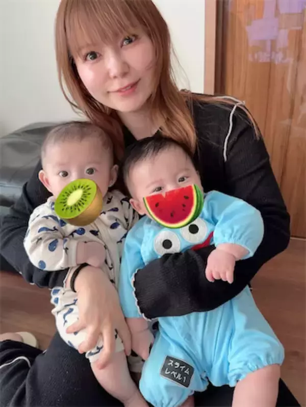 中川翔子、生後4カ月双子の‟ずりばい”デビューに感動「おしりが可愛くてたまらんのう」