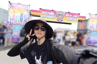 山本美月、両親と「ポケモンGOフェス」に参戦　ミミッキュとの2ショットも