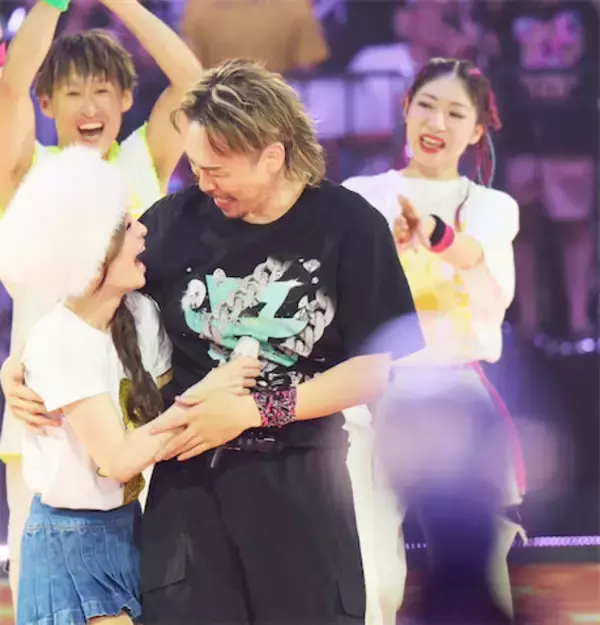 浜崎あゆみ、相棒ダンサー‟ゴリちゃん”の体調不良に胸中吐露「健やかな日々を静かに願っていただけると」