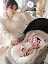 吉田朱里、”生後0か月”愛娘と過ごす日常を明かす「娘と2人の時はドラクエに付き合ってもらってます笑」