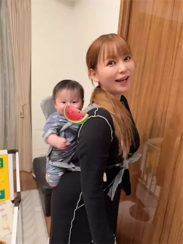 中川翔子「顔フリフリしながらガブガブ食べるよ」双子との‟幸せタイム”を報告