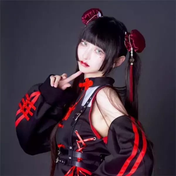 令和のバズ女王・高嶺ヒナの壮絶なリアル「厳格な母との衝突が表現欲に繋がった」