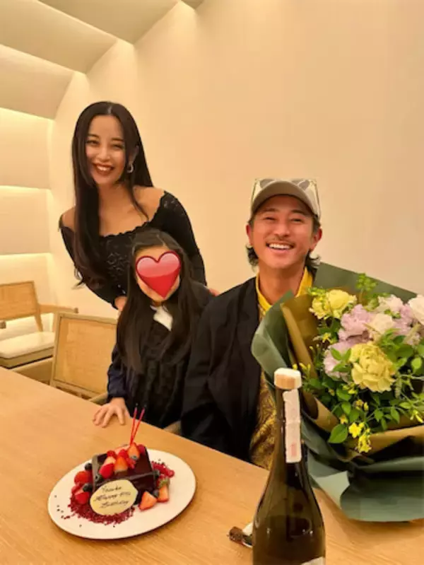 PINKY、夫・窪塚洋介47歳を愛娘と祝福「my dearest」家族ショット公開