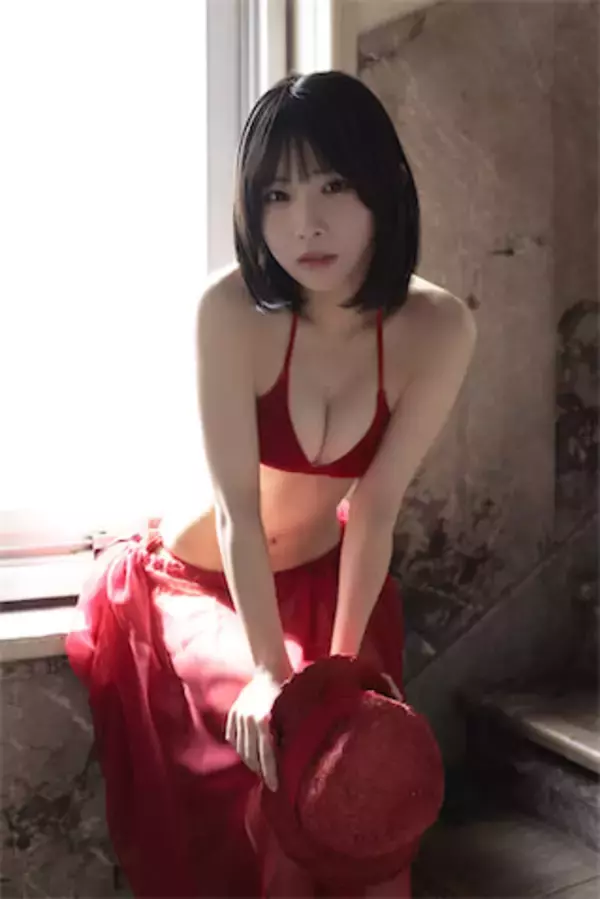 NMB48・芳賀礼、デジタル写真集『キラメキの証明』発売　少女から大人へ向かう瞬間を切り取る