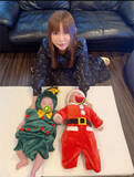 「中川翔子、“むちむち進化”する双子息子の「クリスマスコスプレ」披露」の画像1