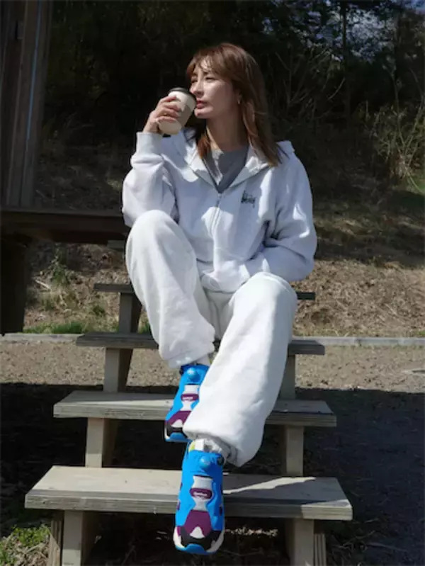 新山千春、ゴツい愛車‟ランクル70"で大自然を満喫「時間気にせず焚き火してからの温泉!！」