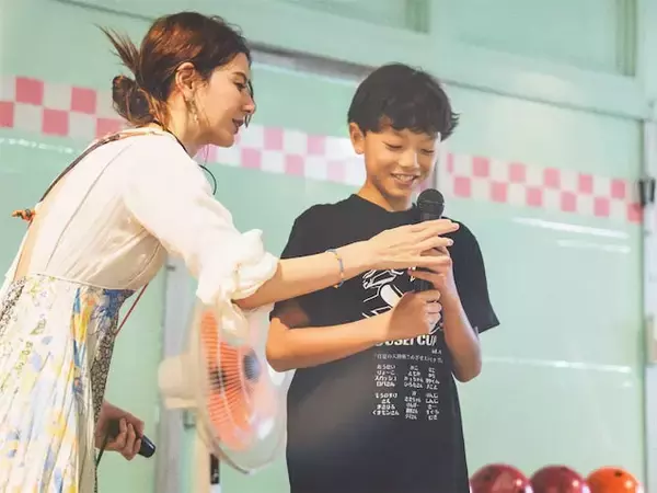 スザンヌ、ボウリング大会で初優勝した息子に感激「母はもちろん、泣きましたよ」
