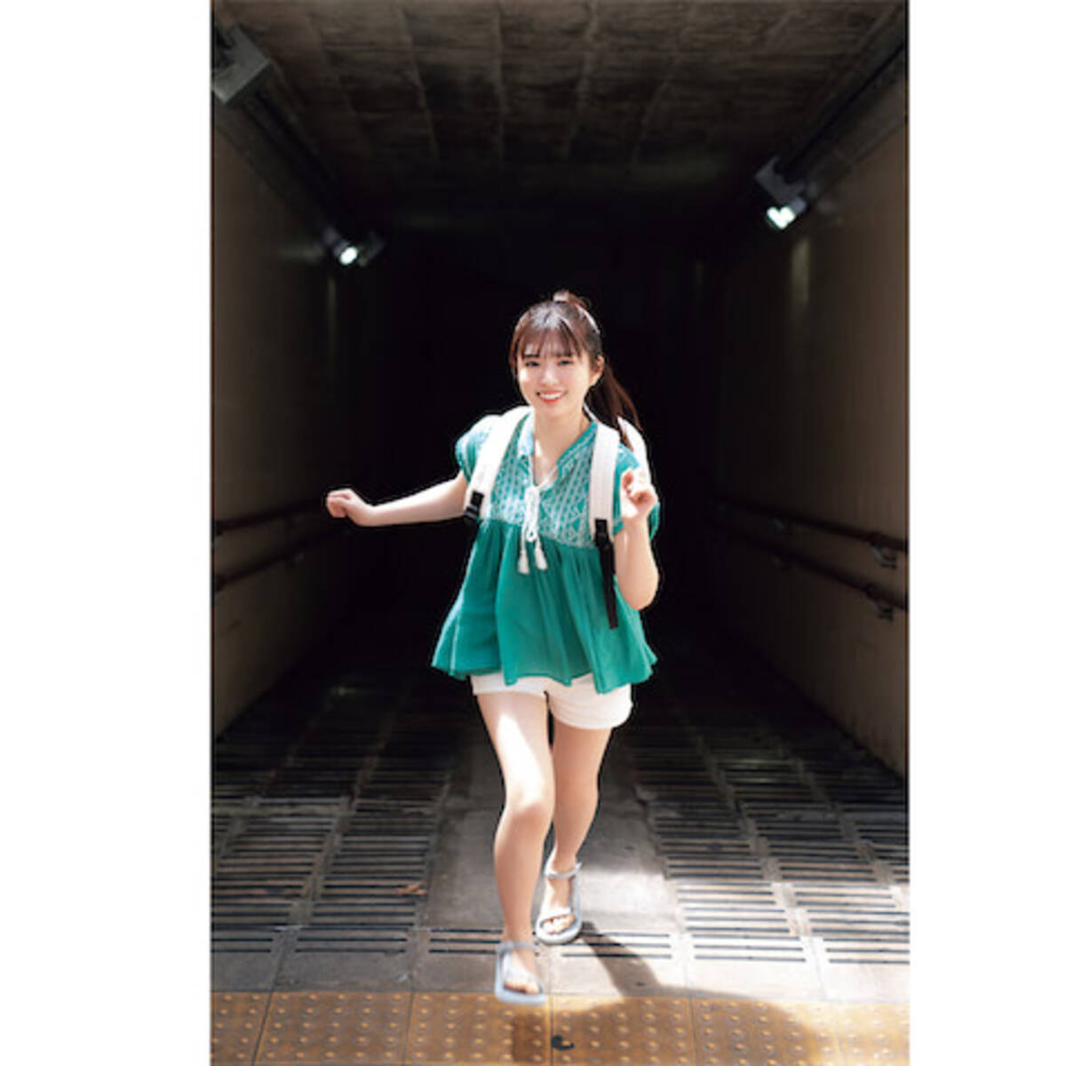 乃木坂46小川彩が表紙を飾る『グラビアチャンピオン』収録カットが公開 