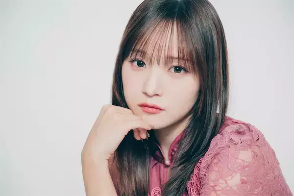 稲場愛香「ナチュラルメイクでリアルな“まなかん”を見て」——写真集『香愛』で見せた“大人の色香”