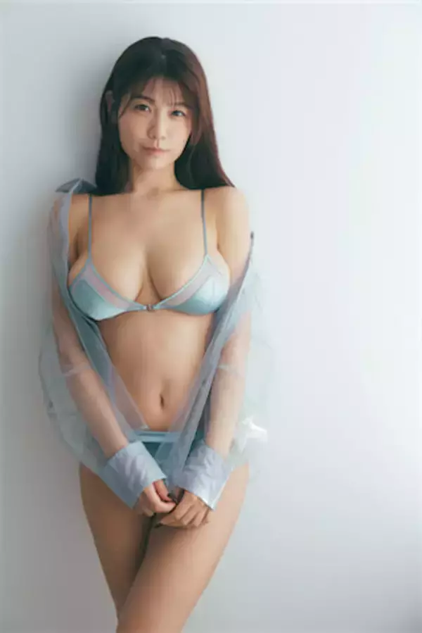 SNS総フォロワー110万人超、“60分20万円”で話題のるるたんが『FLASH』で限界ヌーディ披露