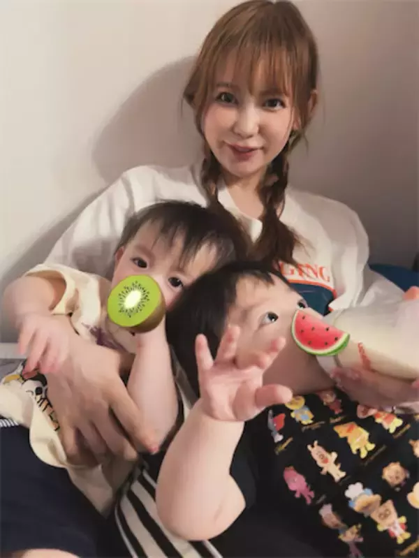 中川翔子、生後10カ月を迎えた双子の成長スピードに驚き「この前生まれたのに！」