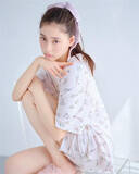 「新木優子、透明感がまぶしいルームウェア姿を公開「可愛いので見惚れます」」の画像1