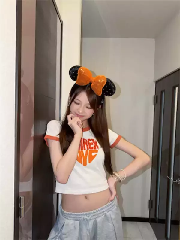16歳JKモデル・こいろん、"へそ出し"ミニT姿を公開「クビレ最高」「スタイルバッチグー」