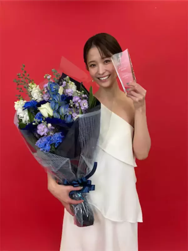 渡邊渚、1st写真集が“最優秀作品賞”を受賞「私の人生の中で、大切な宝物の時間ができました」