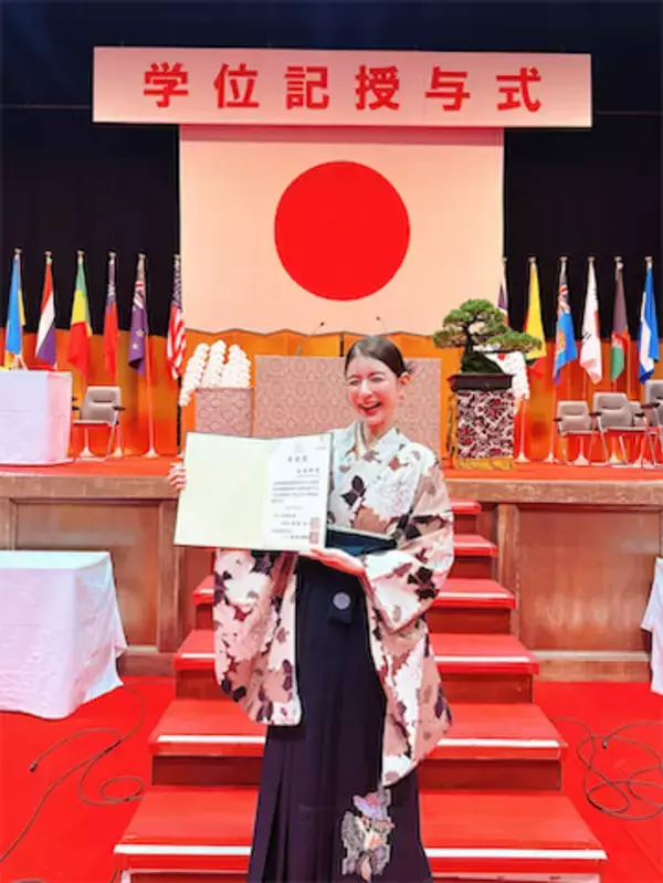 スザンヌ、日本経済大学卒業を報告「応援してくれた息子の存在がとてもとても大きかった」