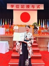 スザンヌ、日本経済大学卒業を報告「応援してくれた息子の存在がとてもとても大きかった」