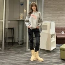 工藤静香、トレーナー＆ブーツスタイルを披露！ センスある着こなしに絶賛の声「今日のコーデも最高」