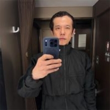 庄司智春、新幹線トイレで本気自撮りショットに騒然「ハゲてんじゃねーかww」「ほんと面白い」