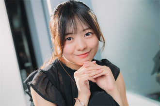 「こんなに面積小さいの!?」――『いないいないばあっ！』出身の元子役・加藤綾乃がグラビアに挑戦する理由