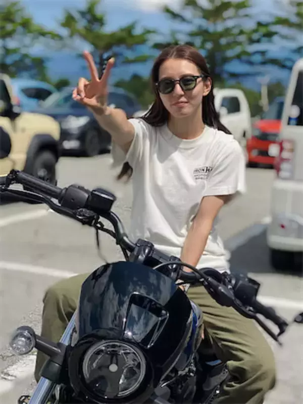 30歳仮面ライダー女優、"ハーレー"を乗りこなすツーリング姿に「かっこいい！」「めっちゃ似合ってる」