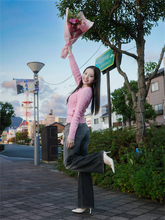 本田真凜「いつまでも気分が上がる色」、ピンクニットを着こなすデニムコーデを公開