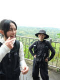 「臼田あさ美、杉咲花と鋸山登山を満喫「ブラックの着こなしも足取りもかっこよかった」」の画像1