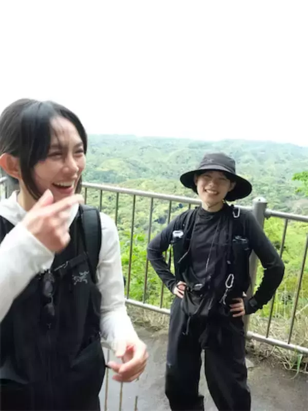 臼田あさ美、杉咲花と鋸山登山を満喫「ブラックの着こなしも足取りもかっこよかった」