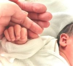 33歳元プロ野球選手、第一子の誕生を報告「息子の成長を楽しみに、育児も仕事も頑張ります」