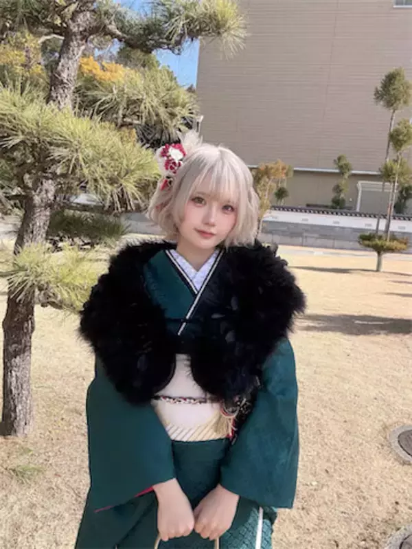 19歳コスプレイヤー、成人式で衝撃ビフォアフ披露「激変」「垢抜けしてすごい変化」