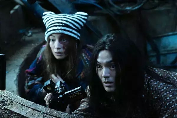 Netflix『ガス人間』広瀬すず＆林遣都が"底辺動画配信者"を怪演　物語を一変させた兄妹パートの衝撃