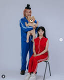 「峯岸みなみ、結婚3周年の家族写真は“なんでだろう”なコスプレ姿「そもそも普通じゃないんだから（笑）」」の画像1