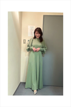 安めぐみ、淡いグリーンのニットワンピ姿に「暖かくてステキ」「綺麗」とファンから反響