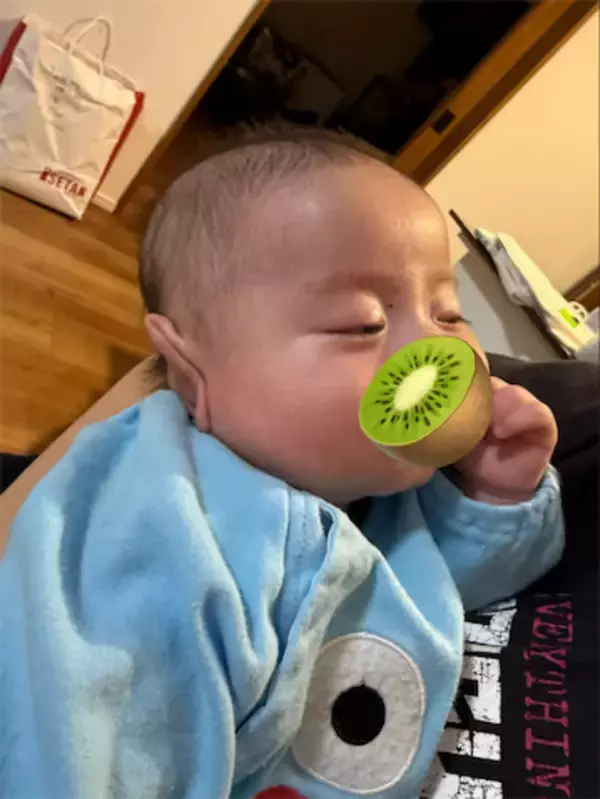 「また耳が餃子に！！」中川翔子、耳がパタンと閉じた双子弟の最新ショット公開