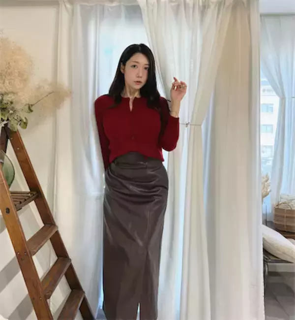 40歳"美しすぎる気象予報士"、秋のタイトコーデで魅力爆発「色気ダダ漏れですやん」