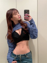 竹内星菜、極上くびれ際立つ"短すぎる"ニットスタイルにファン絶賛