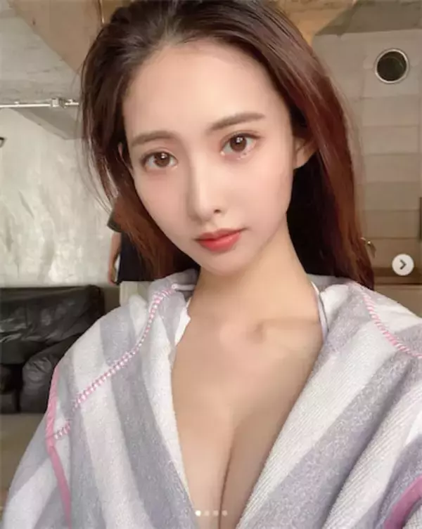 あのん、美谷間から目が離せない"完璧すぎる"バスタオルショットでファン魅了