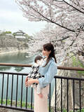 「元伝説グラドルのプロ野球選手夫人、大阪城お花見ショット公開「今年は4人で来れて幸せだな」」の画像1