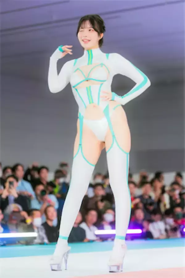 「フェティッシュ＆キュート」のパルフェット10周年　「ショーケース4」に約140名の人気モデルが集結