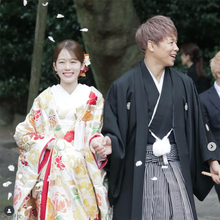 格闘家と結婚した“ボンビーガール”出身女優、結婚式＆披露宴での思い出ショット公開