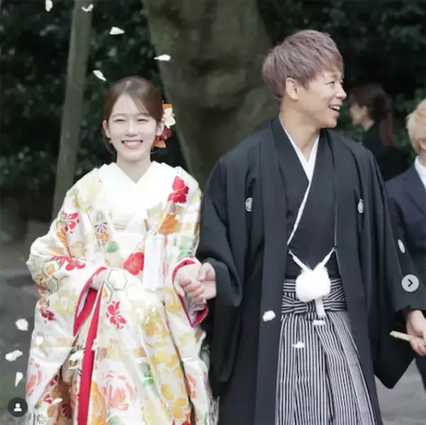 格闘家と結婚した“ボンビーガール”出身女優、結婚式＆披露宴での思い出ショット公開