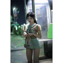 SNS総フォロワー数100万人・尊みを感じて桜井の1st写真集が発売、美ボディラインで魅力放つ