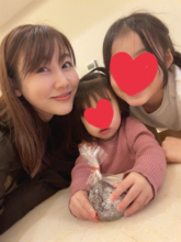 東貴博＆安めぐみ、10歳長女の手作りチョコ披露「今朝なんとか長女とチョコ作りが叶いました」