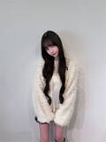 「中村里砂、黒髪ロングからお人形のようなハイトーンボブに大変身「信じられないくらい可愛い」」の画像1