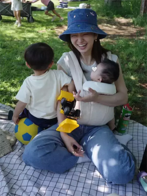 第二子出産の35歳元日テレアナ、手作り弁当持参でピクニック「お姉ちゃん小さなお母さんですね」