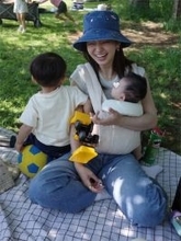 第二子出産の35歳元日テレアナ、手作り弁当持参でピクニック「お姉ちゃん小さなお母さんですね」