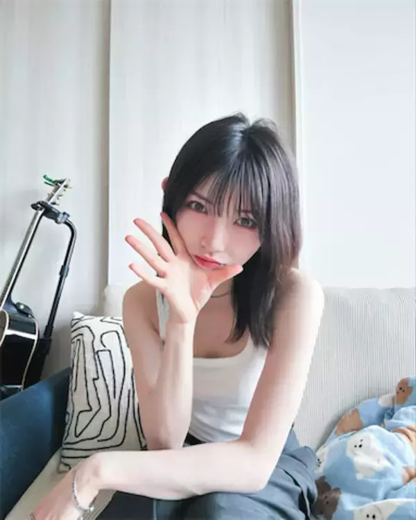 「14歳→28歳」岡田奈々、AKB時代からのビフォアフ写真に反響「お人形さんみたい」