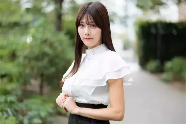 現役看護師・桃里れあ、“諦め癖ゼロ”で掴んだ芸能界の夢「根底には“人の役に立ちたい”がある」